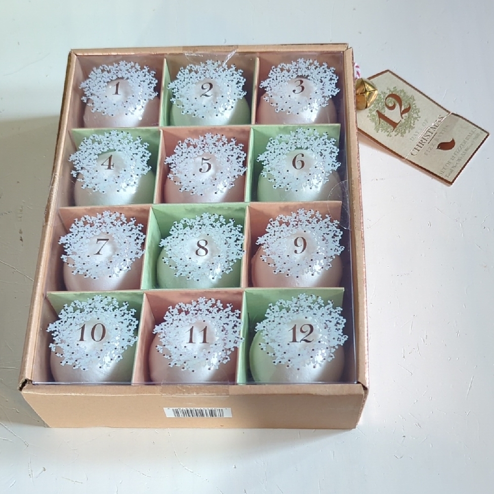 New Holiday Countdown Bath Bomb Set - Picture 2 of 3